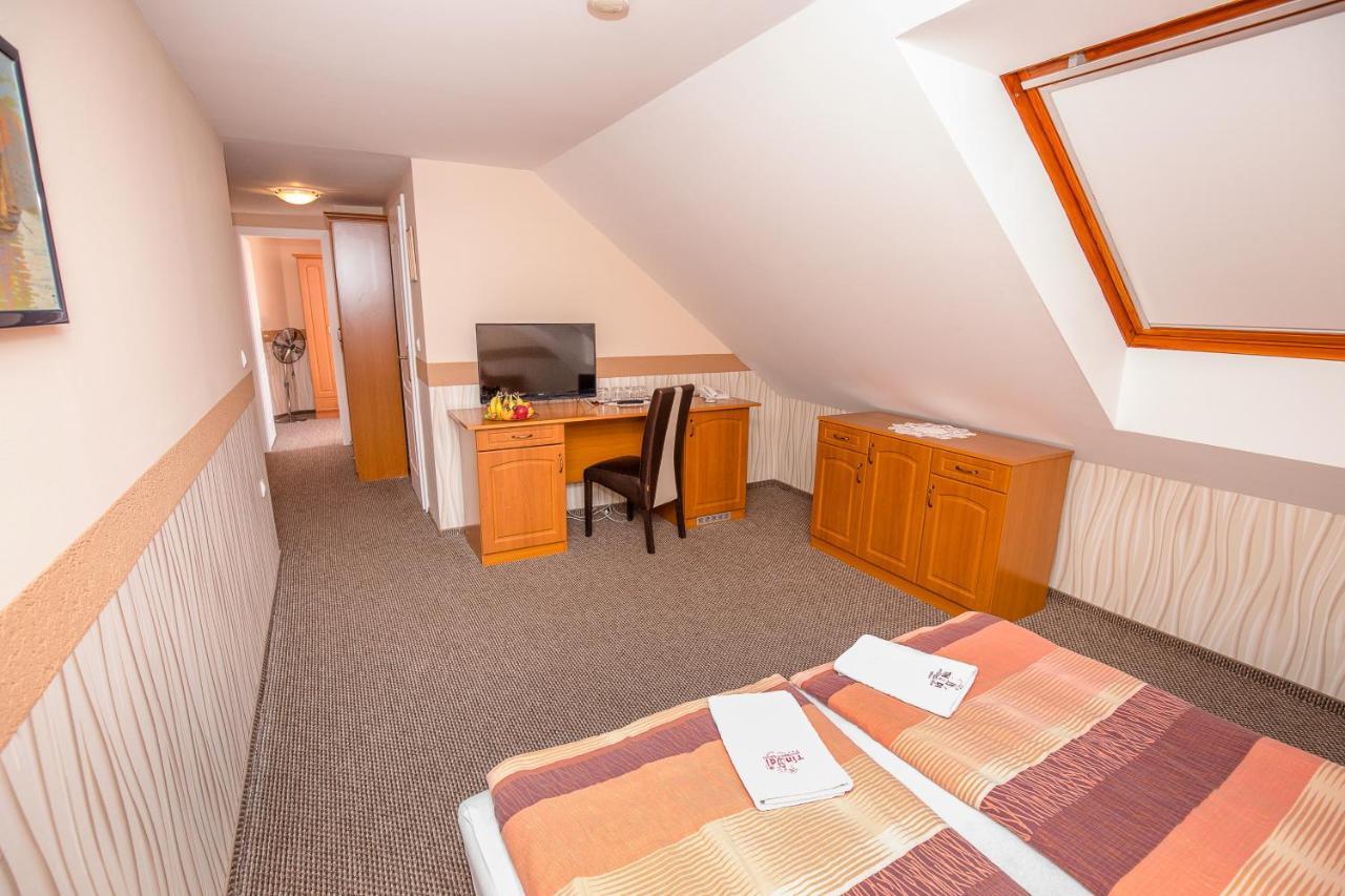 Tinodi Fogado Bed & Breakfast Sárvár Eksteriør bilde