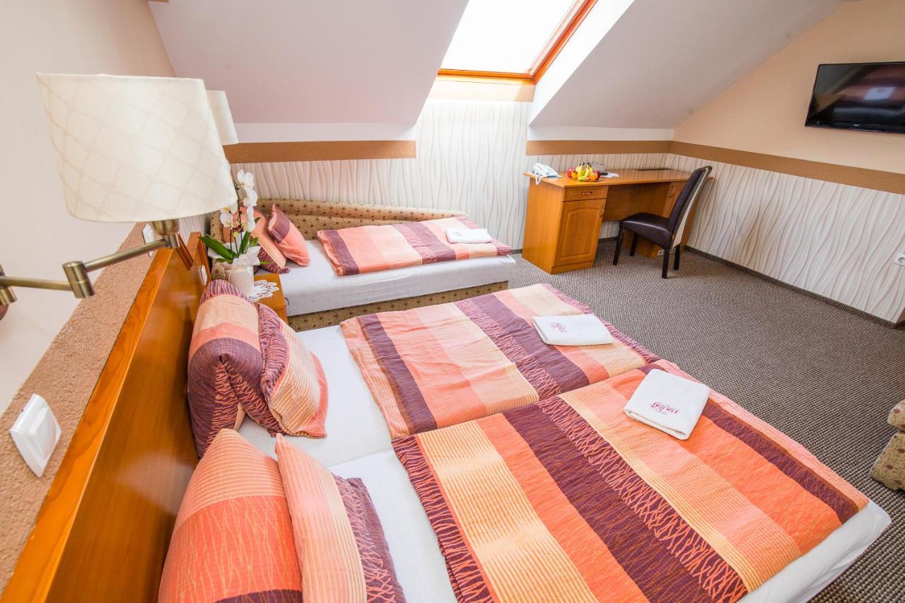 Tinodi Fogado Bed & Breakfast Sárvár Eksteriør bilde