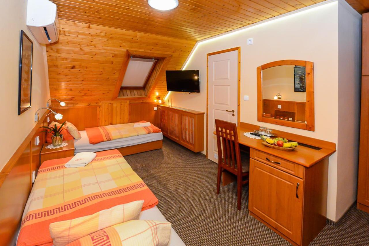 Tinodi Fogado Bed & Breakfast Sárvár Eksteriør bilde