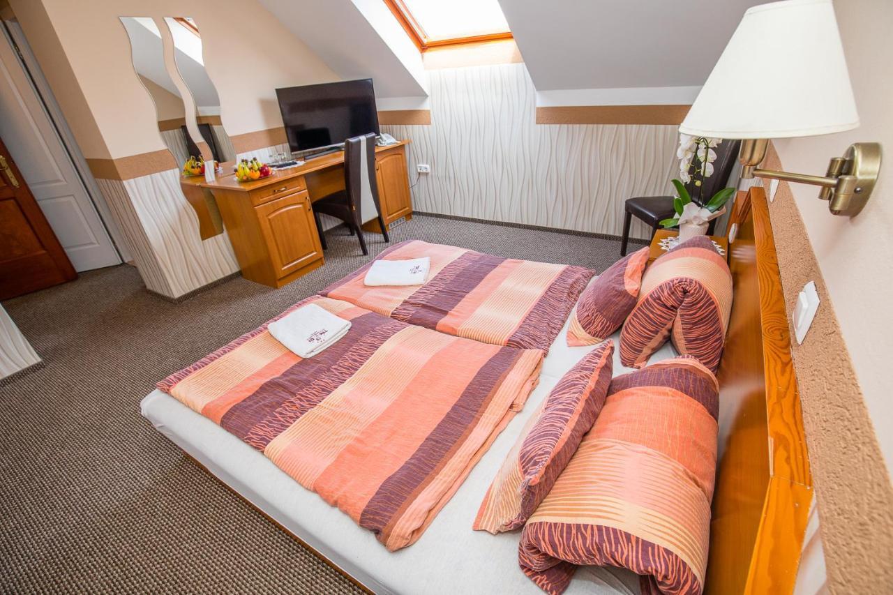 Tinodi Fogado Bed & Breakfast Sárvár Eksteriør bilde