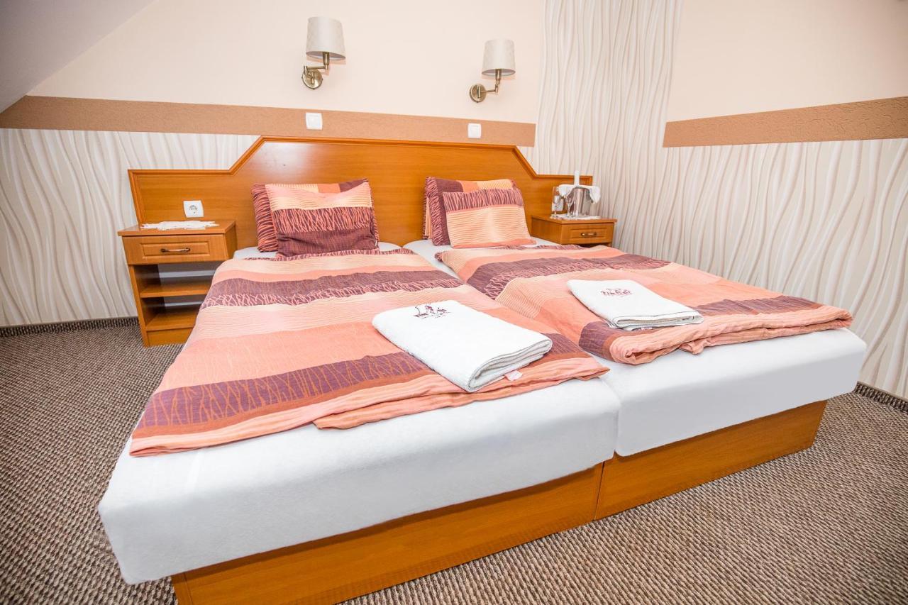 Tinodi Fogado Bed & Breakfast Sárvár Eksteriør bilde