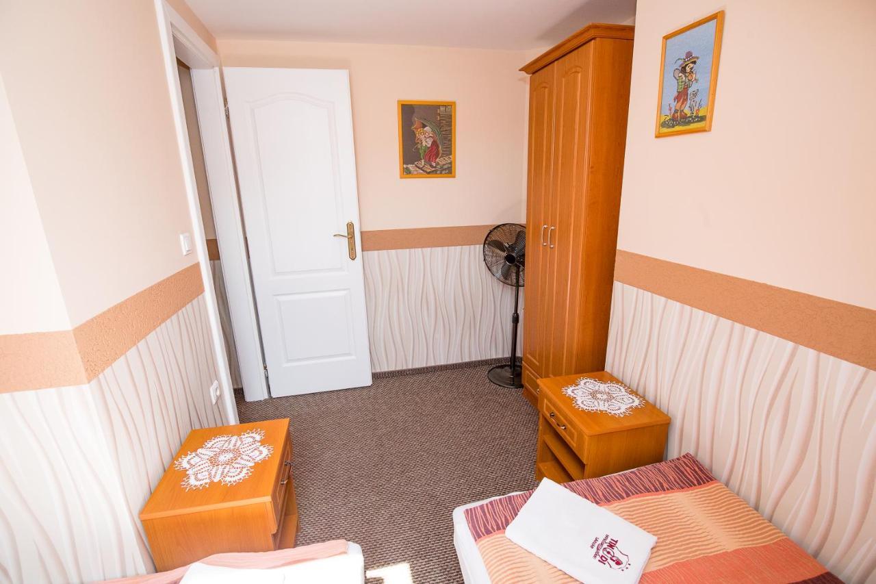 Tinodi Fogado Bed & Breakfast Sárvár Eksteriør bilde