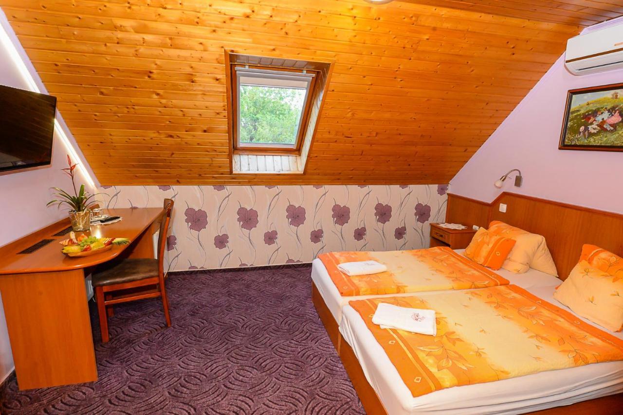 Tinodi Fogado Bed & Breakfast Sárvár Eksteriør bilde