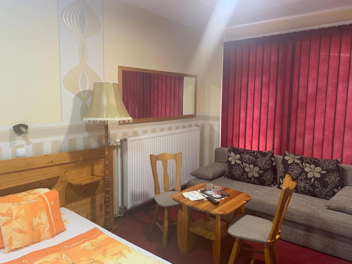 Tinodi Fogado Bed & Breakfast Sárvár Eksteriør bilde