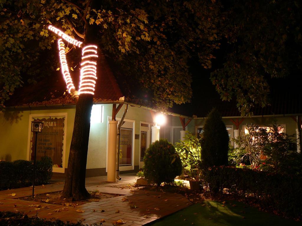 Tinodi Fogado Bed & Breakfast Sárvár Eksteriør bilde